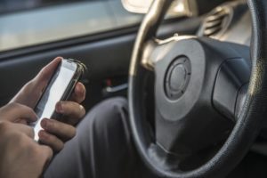 Conducir con mensajes de texto es ilegal en Texas