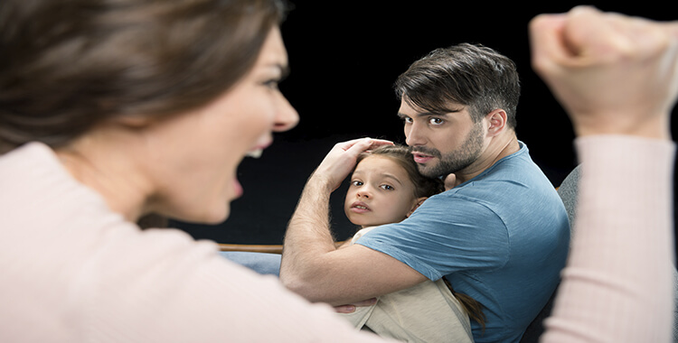 Los Hombres También Pueden Ser Víctimas De La Violencia Doméstica Por Parte De Sus Familiares O Parejas