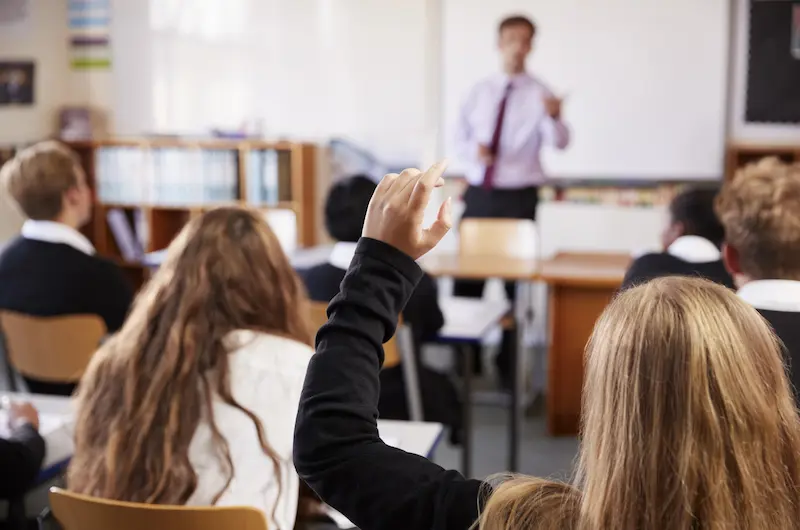 ¿Qué Pasa Si Acusan A Un Maestro De Texas Por Sexo Con Un Estudiante?
